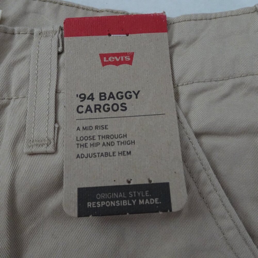 Levi's Baggy Cargo Pants Women's Size 30x32 Beige Loose Fit Adjustable Hem - Picture 7 of 10